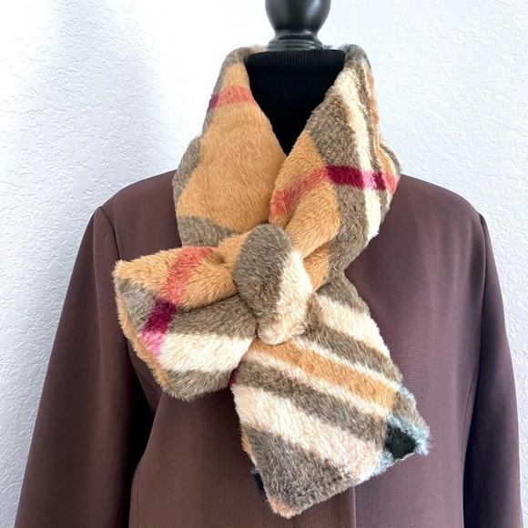 Classic Women's Loop Plaid Thru Faux Fur Scarf - Picture 1 of 9